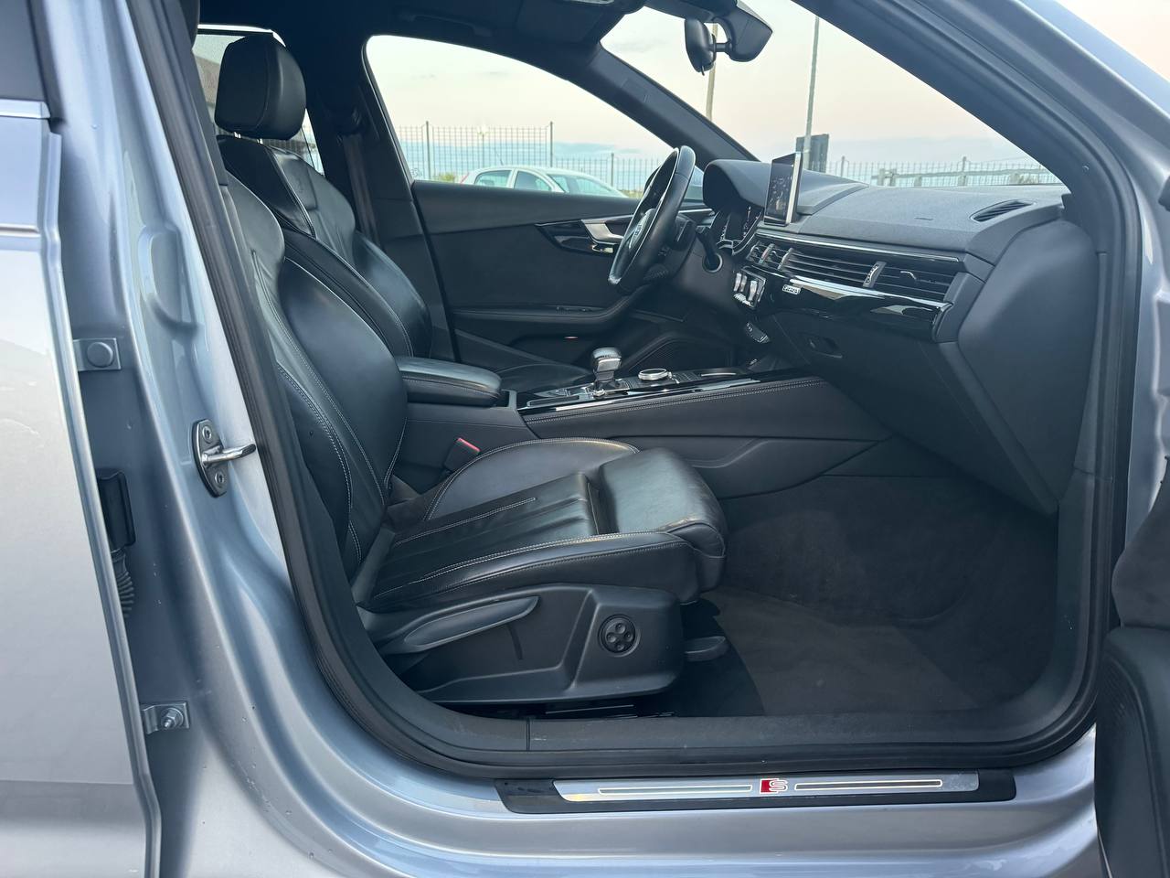 Audi A4 S-line quattro