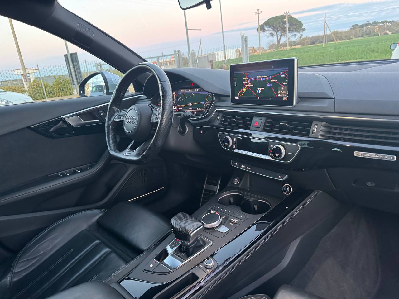 Audi A4 S-line quattro