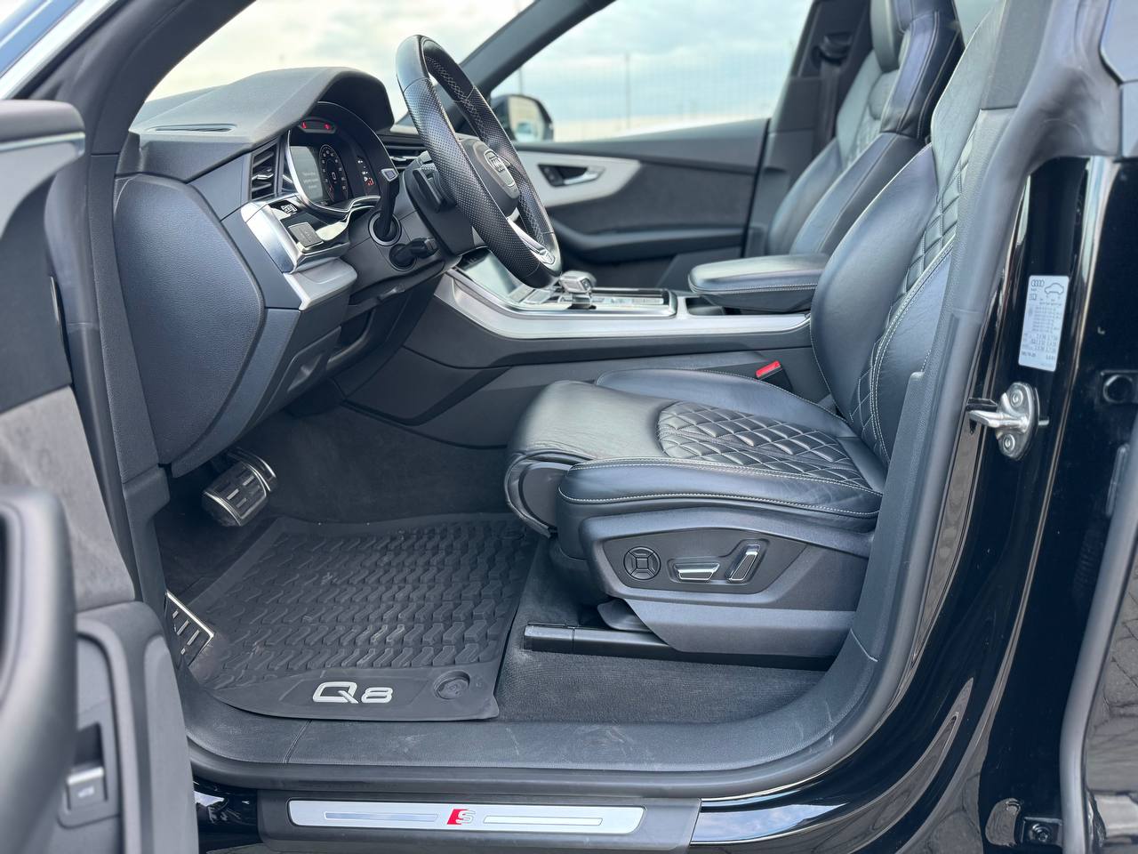 AUDI Q8 50 S-LINE PLUS QUATTRO