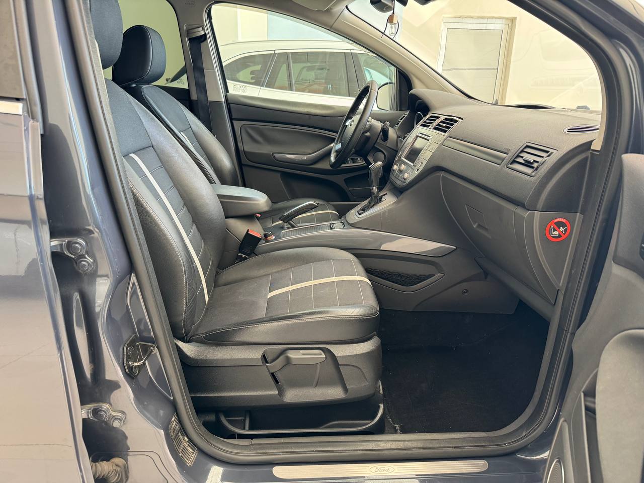 FORD KUGA 2.0 TDCI 4WD TITANIUM