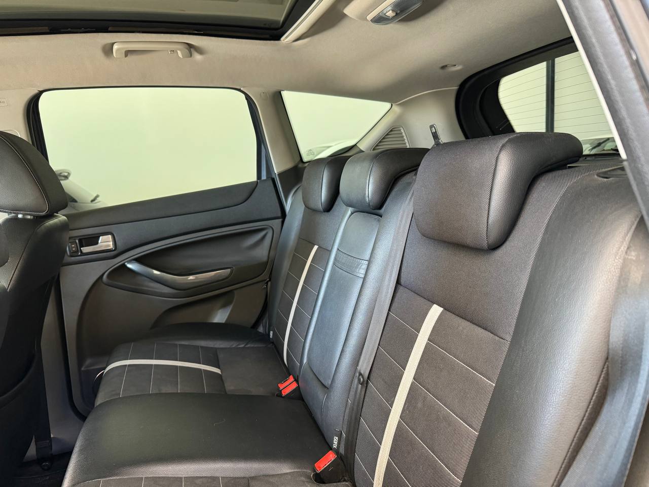 FORD KUGA 2.0 TDCI 4WD TITANIUM