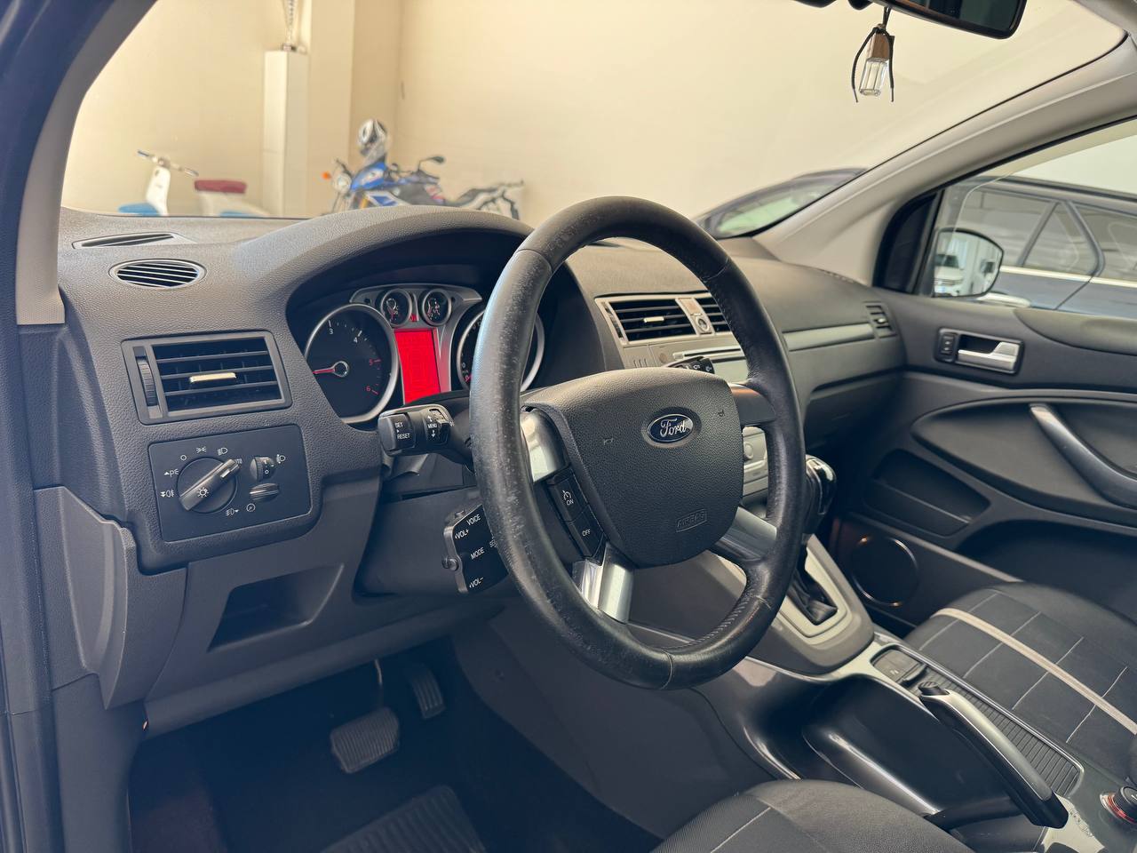 FORD KUGA 2.0 TDCI 4WD TITANIUM