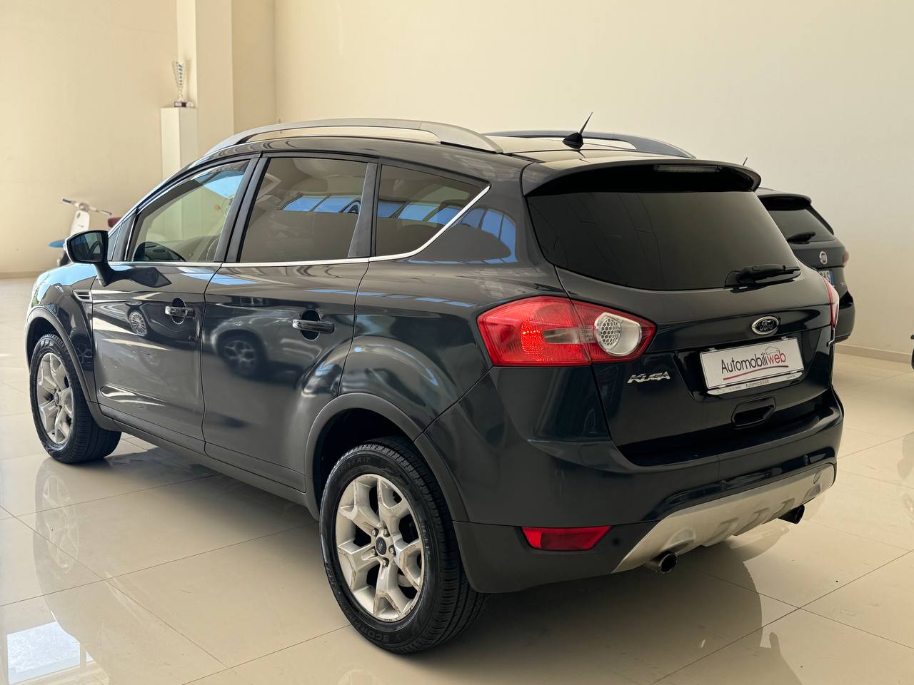 FORD KUGA 2.0 TDCI 4WD TITANIUM