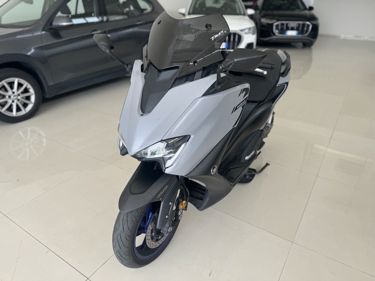 YAMAHA T-MAX 560