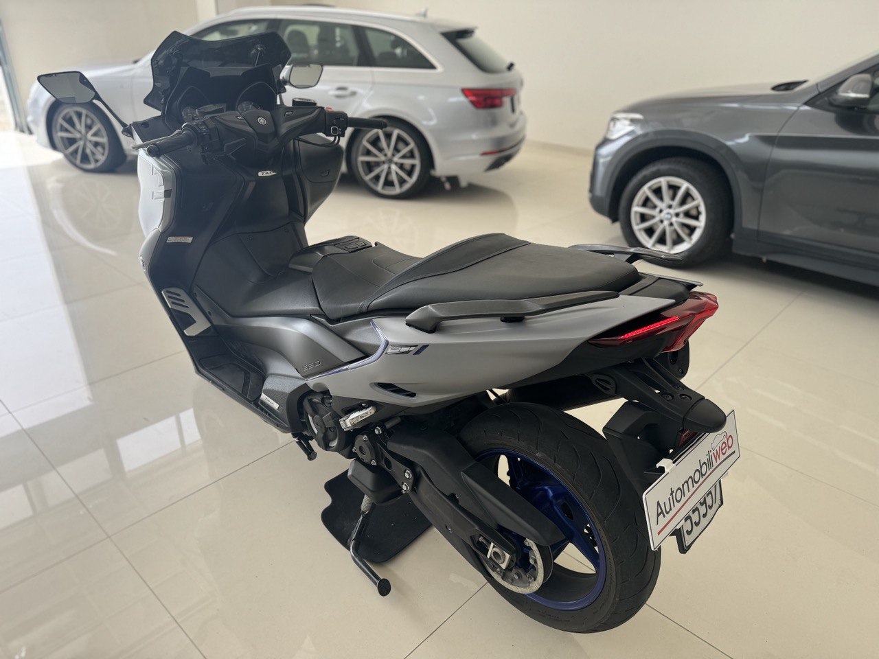 YAMAHA T-MAX 560