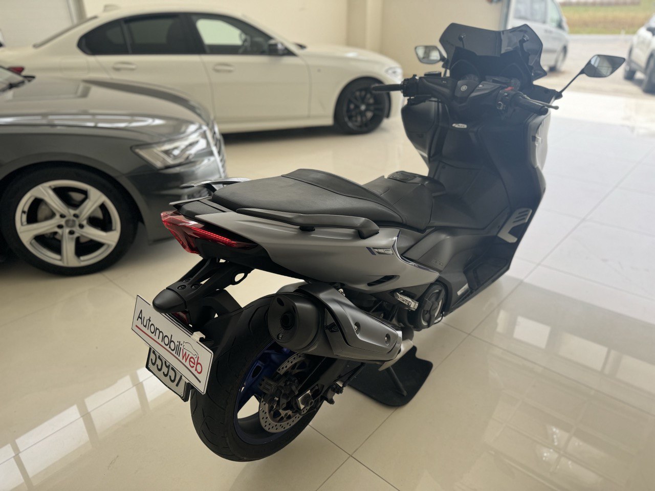 YAMAHA T-MAX 560