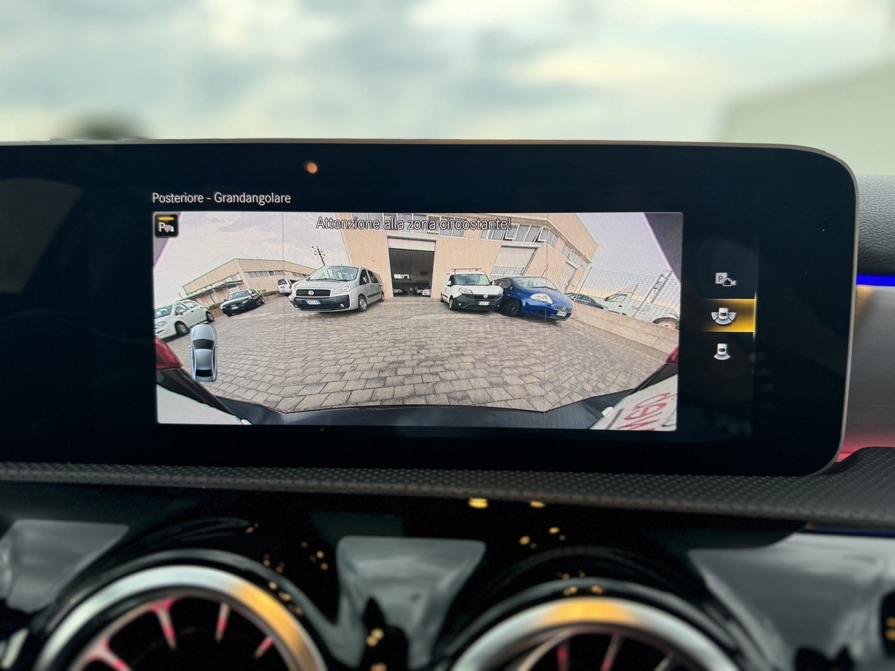 MERCEDES A200 SEDAN PREMIUM AMG