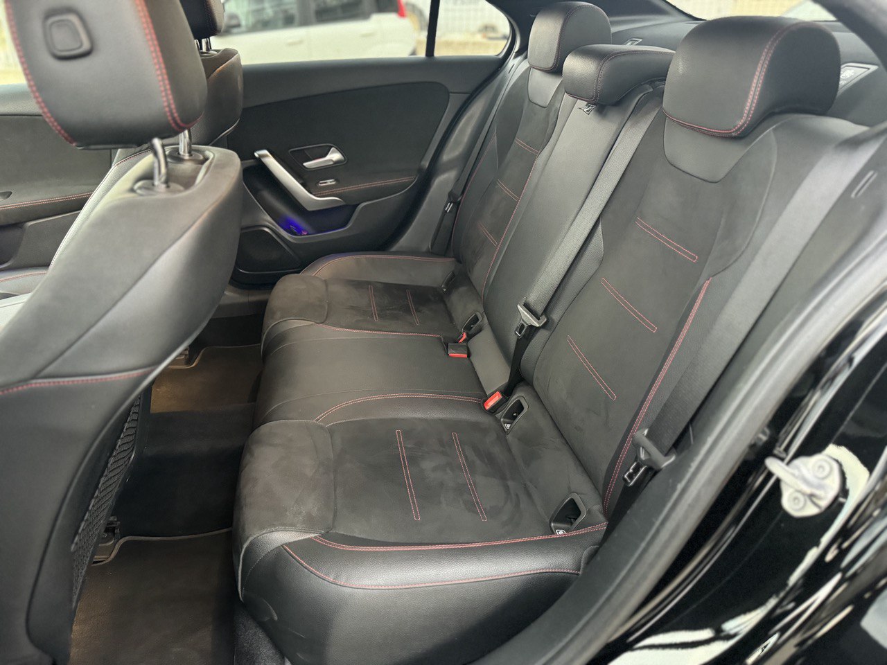 MERCEDES A200 SEDAN PREMIUM AMG