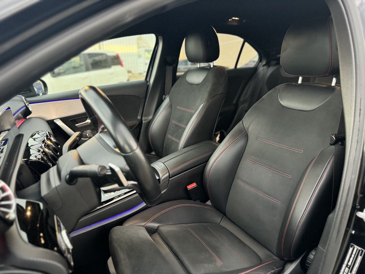 MERCEDES A200 SEDAN PREMIUM AMG