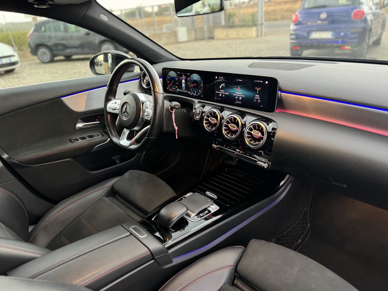 MERCEDES A200 SEDAN PREMIUM AMG