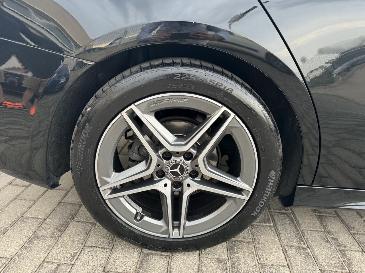 MERCEDES A200 SEDAN PREMIUM AMG