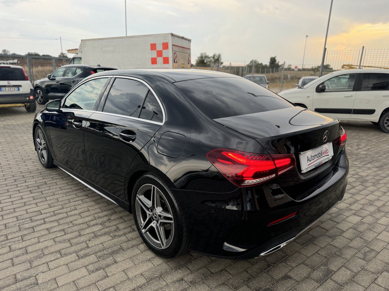 MERCEDES A200 SEDAN PREMIUM AMG