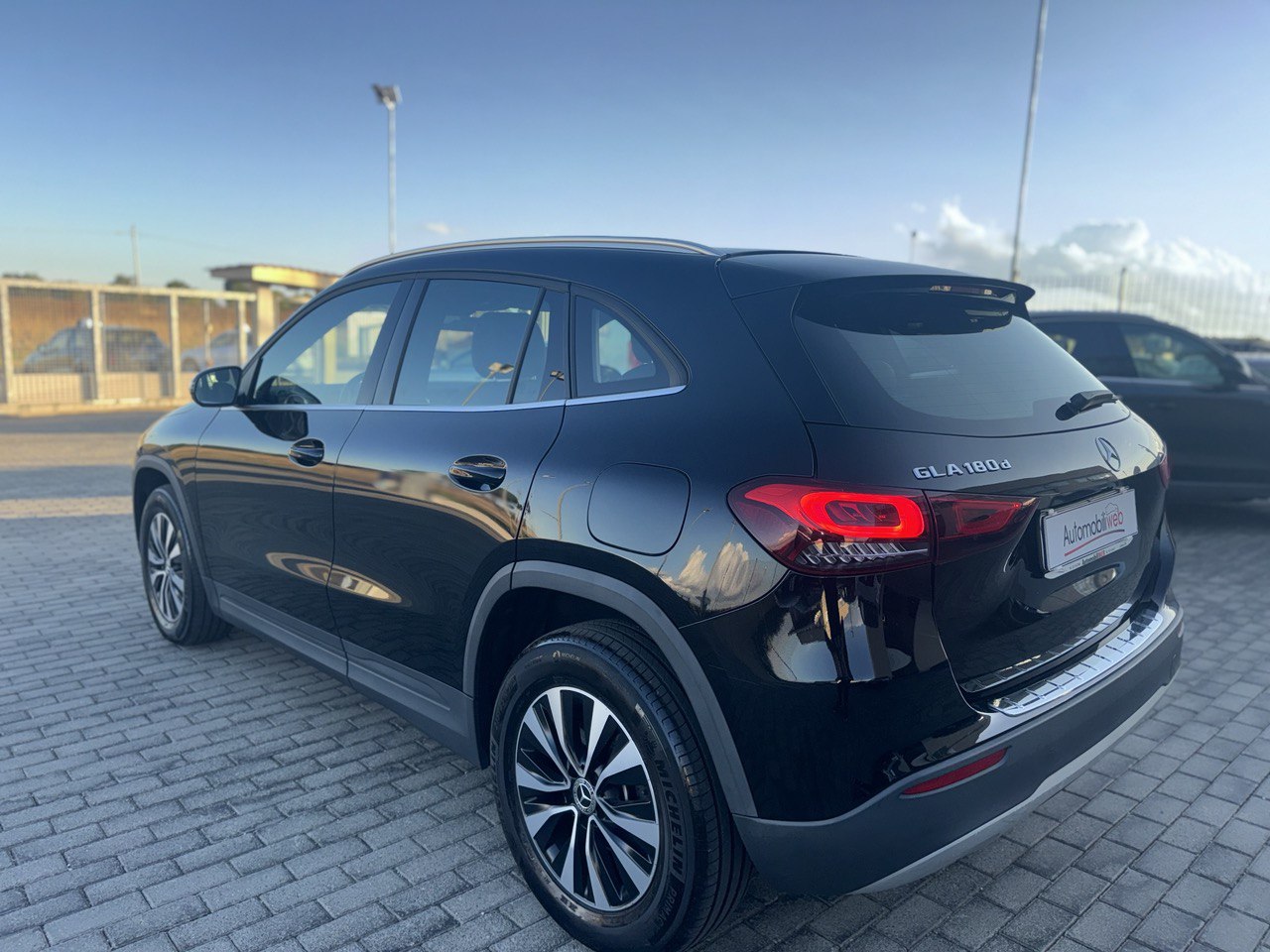 MERCEDES-BENZ GLA 180 D AUTOMATIC SPORT