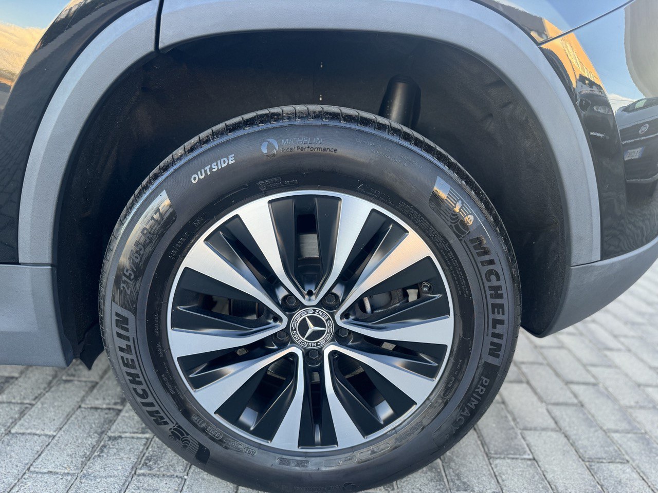 MERCEDES-BENZ GLA 180 D AUTOMATIC SPORT