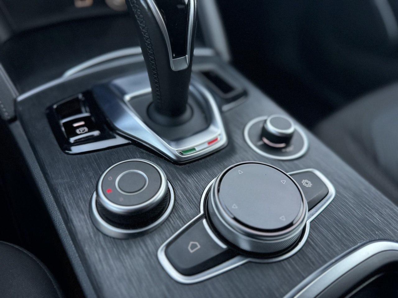 Alfa Romeo Stelvio 2.2 t Sport Tech rwd 160cv auto