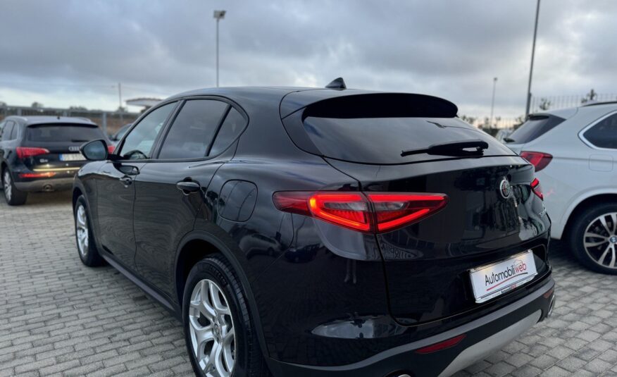 Alfa Romeo Stelvio 2.2 t Sport Tech rwd 160cv auto