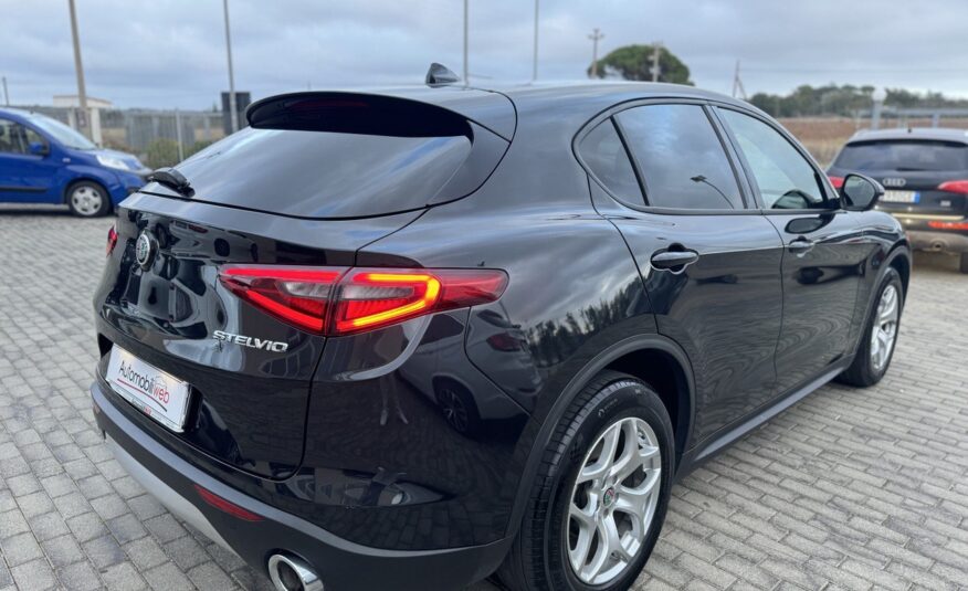 Alfa Romeo Stelvio 2.2 t Sport Tech rwd 160cv auto