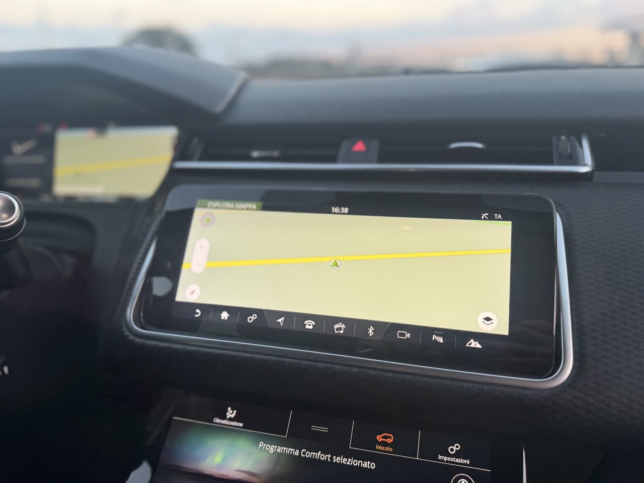 Land Rover Range Rover Velar 2.0D 4AWD 180 CV R-Dynamic S HSE