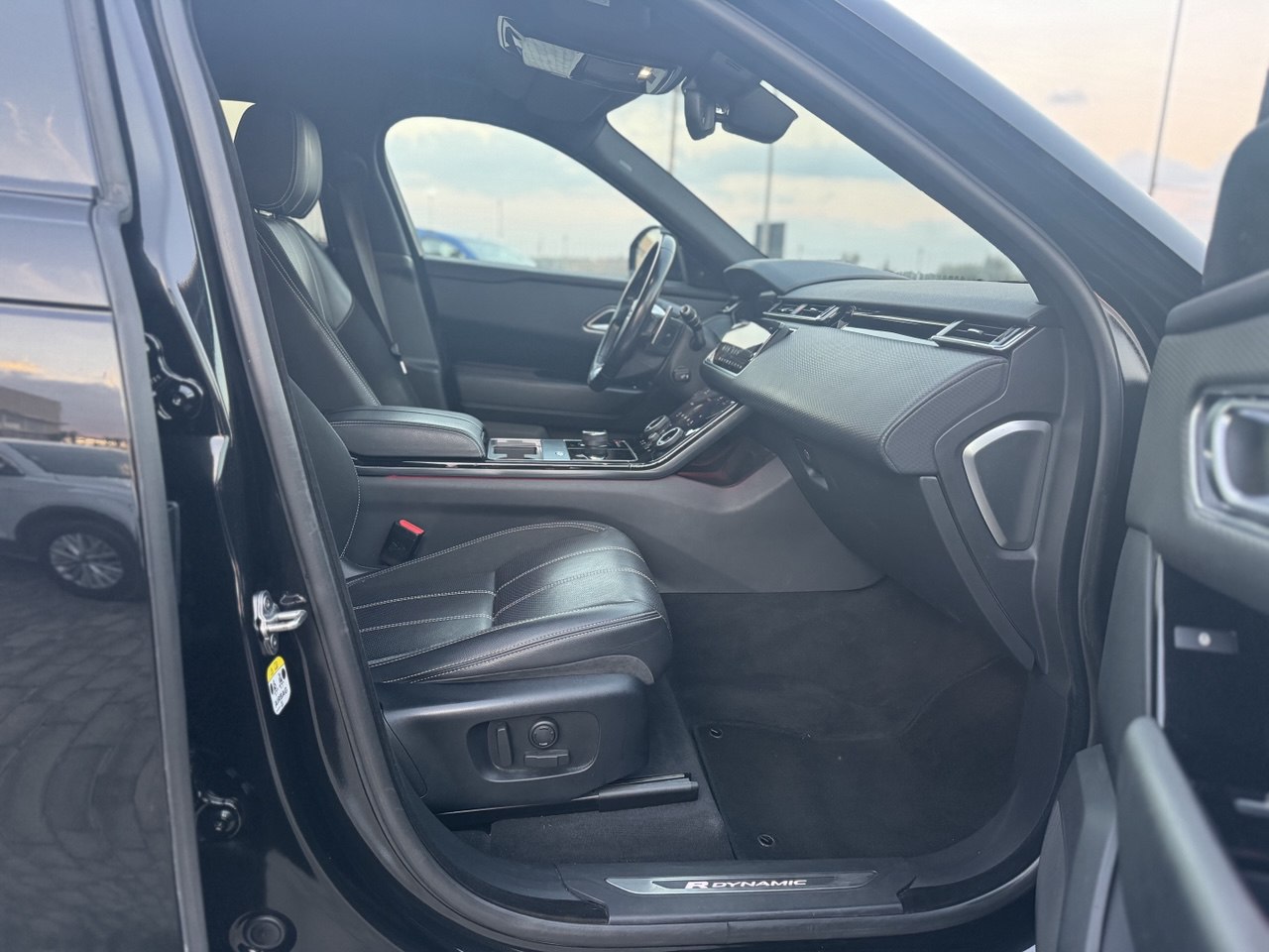 Land Rover Range Rover Velar 2.0D 4AWD 180 CV R-Dynamic S HSE