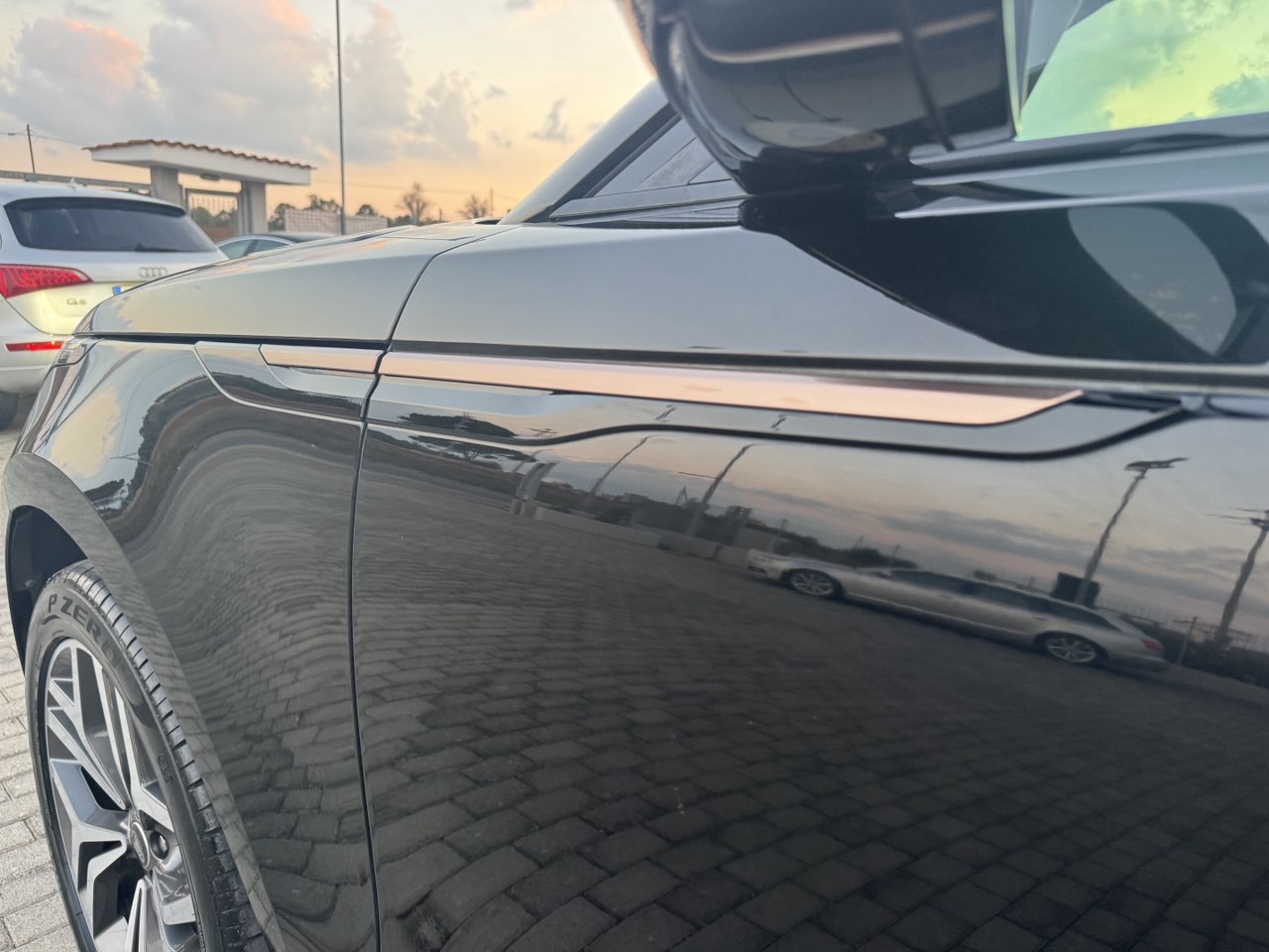 Land Rover Range Rover Velar 2.0D 4AWD 180 CV R-Dynamic S HSE