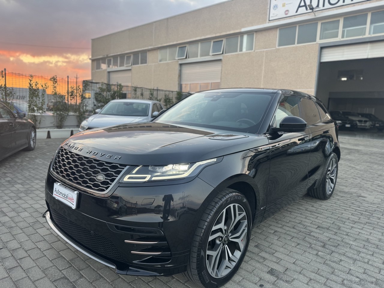 Land Rover Range Rover Velar 2.0D 4AWD 180 CV R-Dynamic S HSE