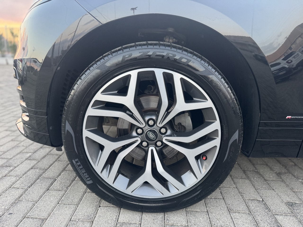 Land Rover Range Rover Velar 2.0D 4AWD 180 CV R-Dynamic S HSE