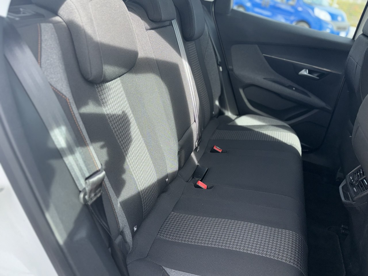 PEUGEOT 3008 BLUEHDI 130 EAT8