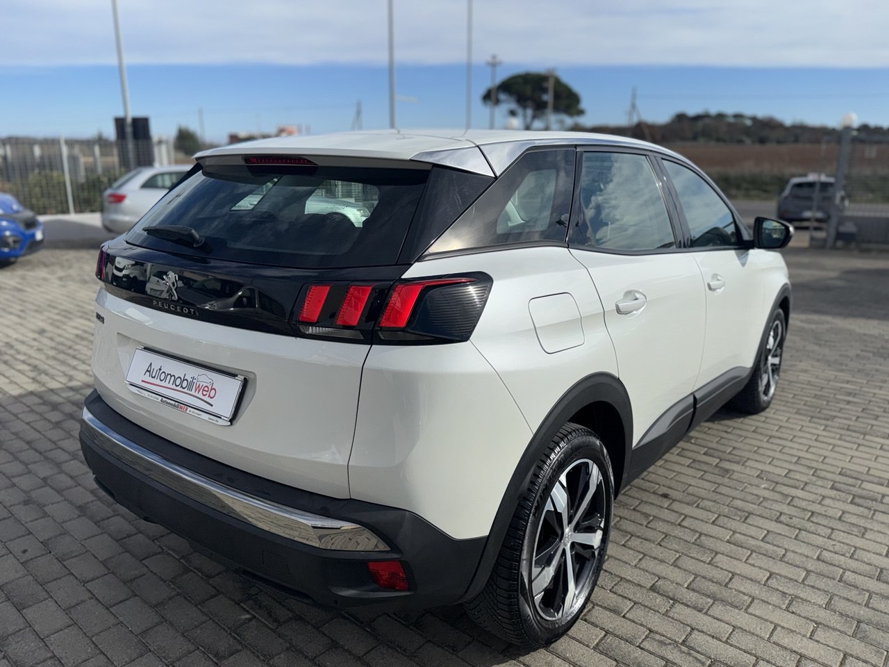 PEUGEOT 3008 BLUEHDI 130 EAT8