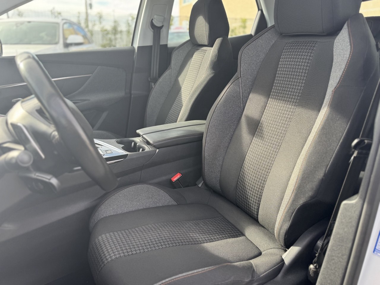 PEUGEOT 3008 BLUEHDI 130 EAT8