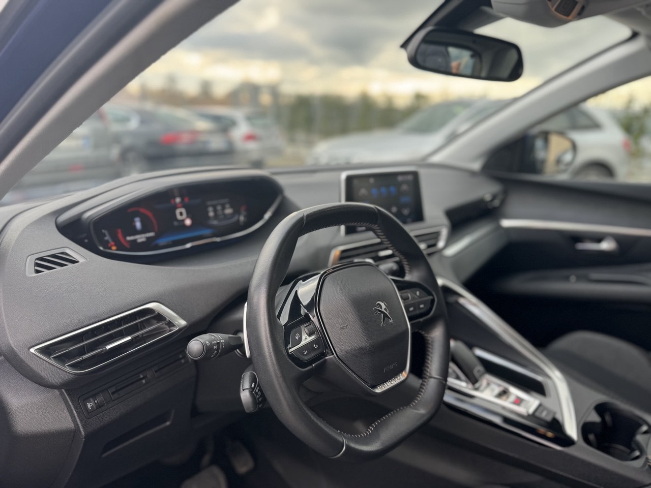 PEUGEOT 3008 BLUEHDI 130 EAT8 SeS