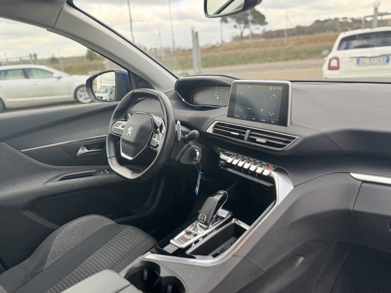 PEUGEOT 3008 BLUEHDI 130 EAT8 SeS