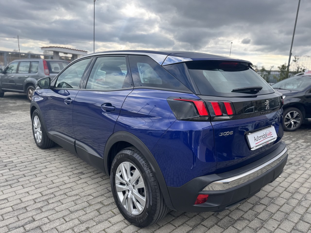 PEUGEOT 3008 BLUEHDI 130 EAT8 SeS
