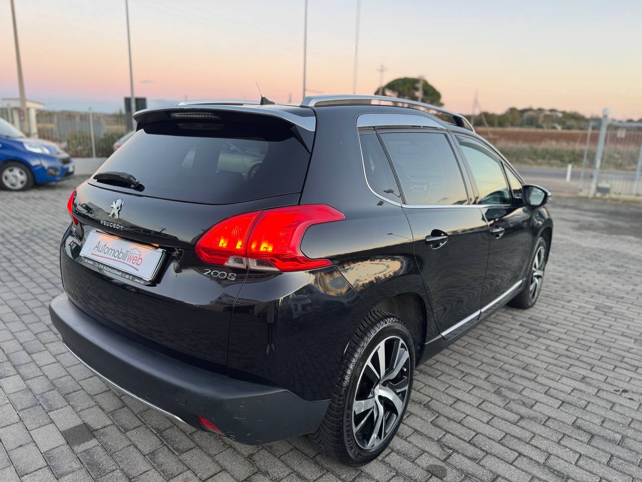 PEUGEOT 2008 BlueHDi 120 Allure