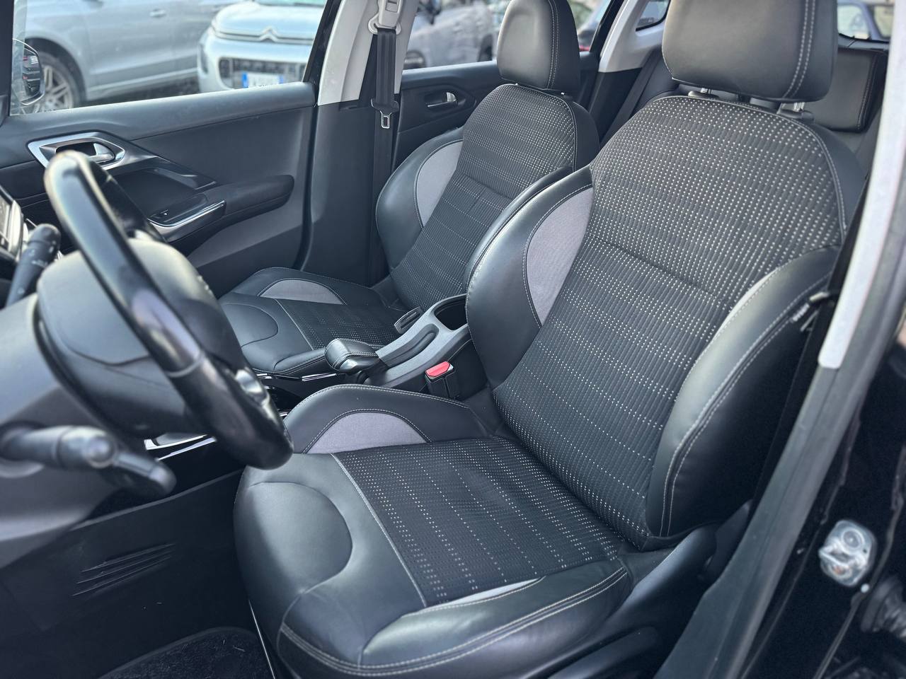 PEUGEOT 2008 BlueHDi 120 Allure