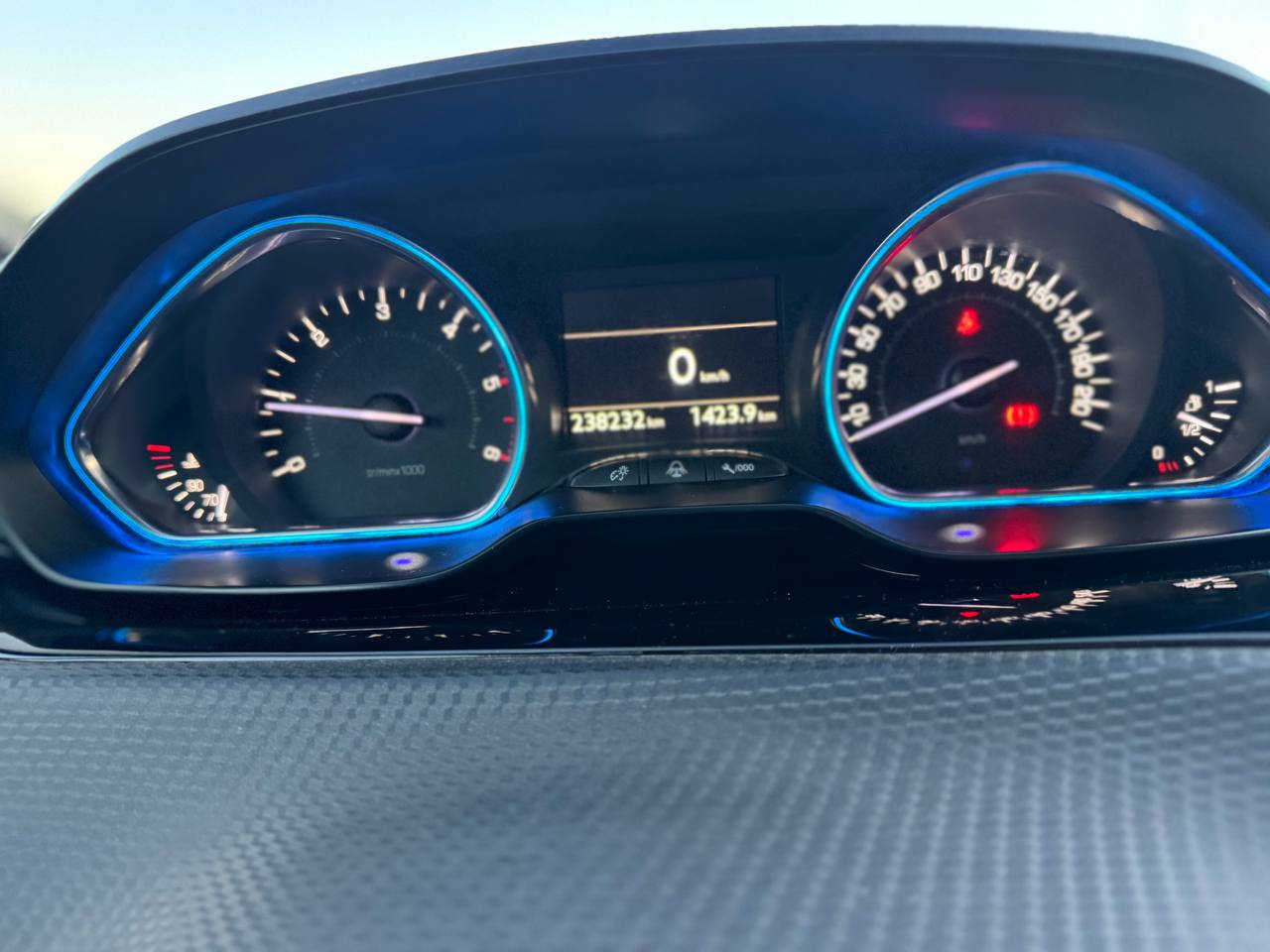 PEUGEOT 2008 BlueHDi 120 Allure