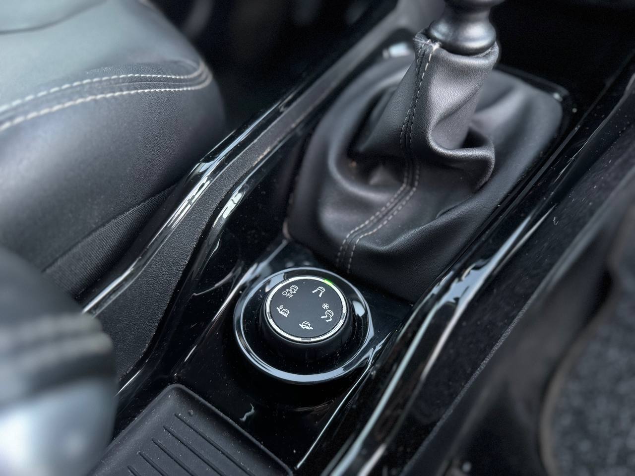 PEUGEOT 2008 BlueHDi 120 Allure