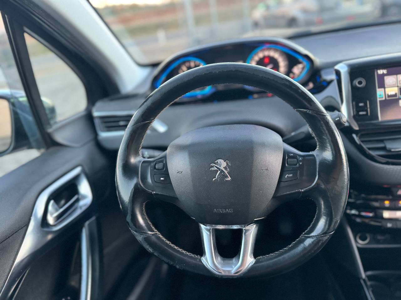 PEUGEOT 2008 BlueHDi 120 Allure