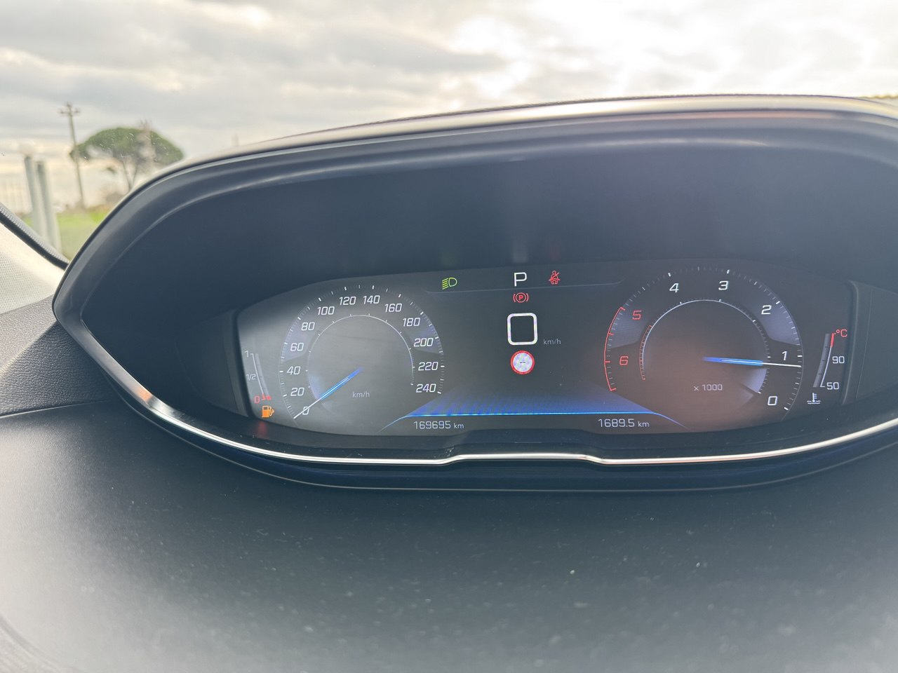 PEUGEOT 3008 BLUEHDI 130