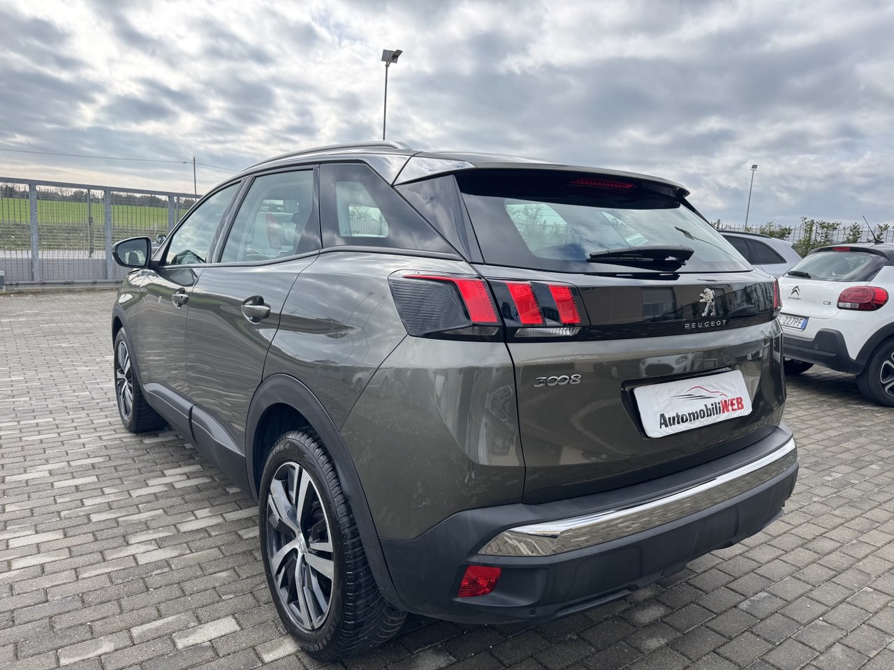 PEUGEOT 3008 BLUEHDI 130