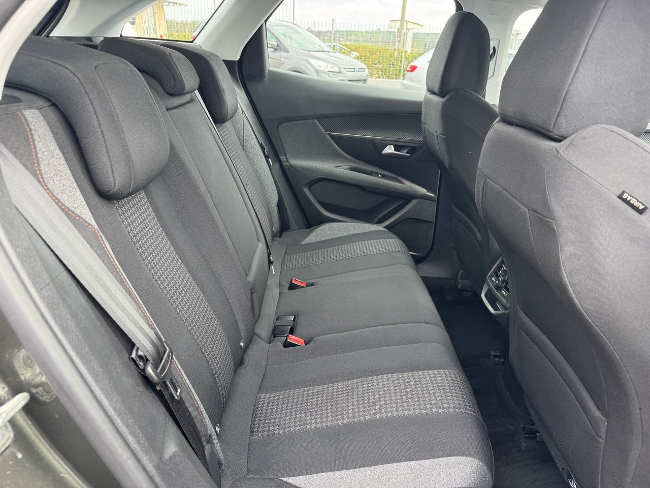 PEUGEOT 3008 BLUEHDI 130