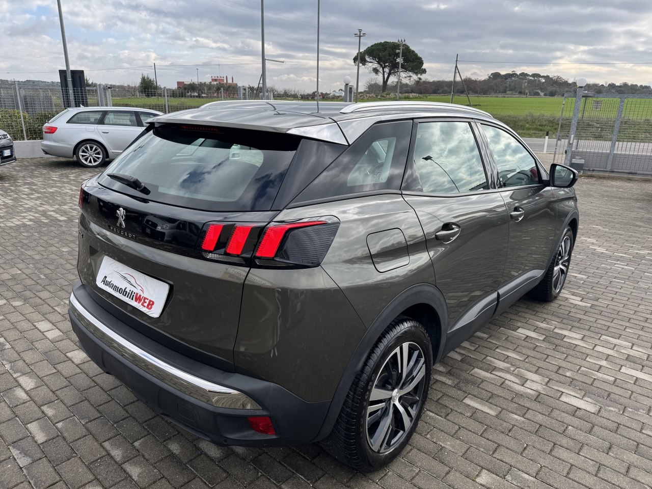 PEUGEOT 3008 BLUEHDI 130