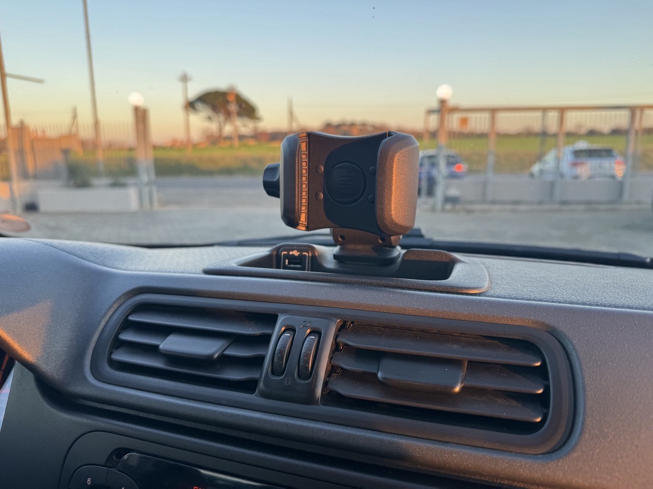 FIAD PANDA HYBRID 4 POSTI