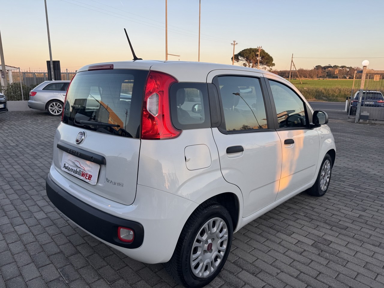 FIAD PANDA HYBRID 4 POSTI