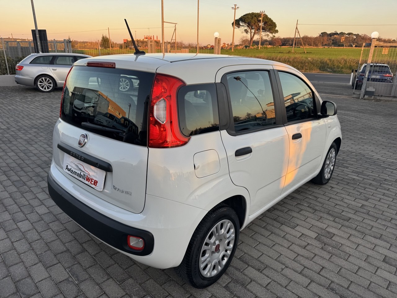 FIAD PANDA HYBRID 4 POSTI