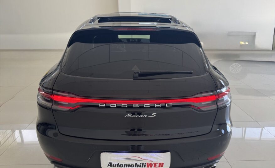 PORSCHE MACAN S