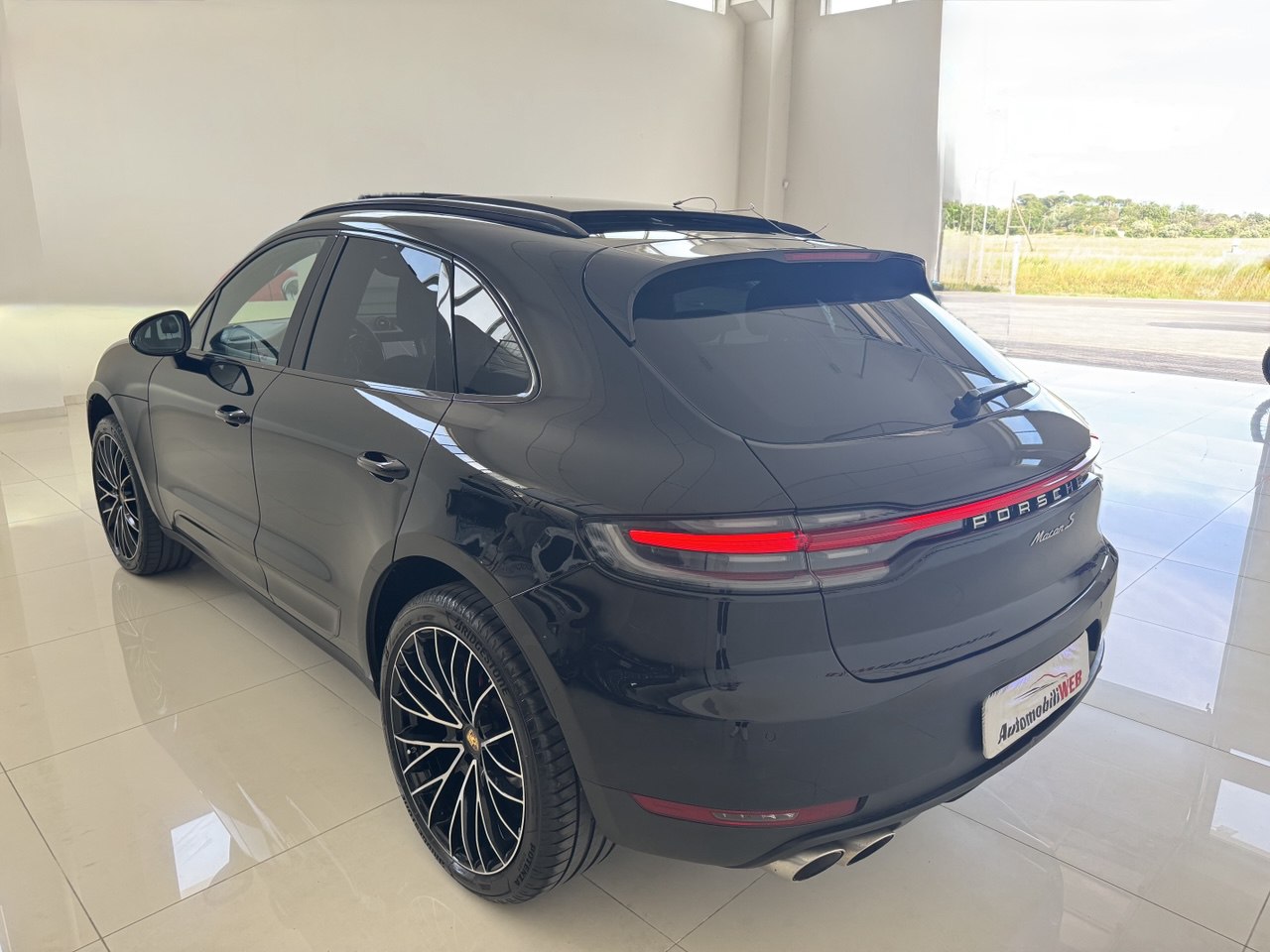 PORSCHE MACAN S