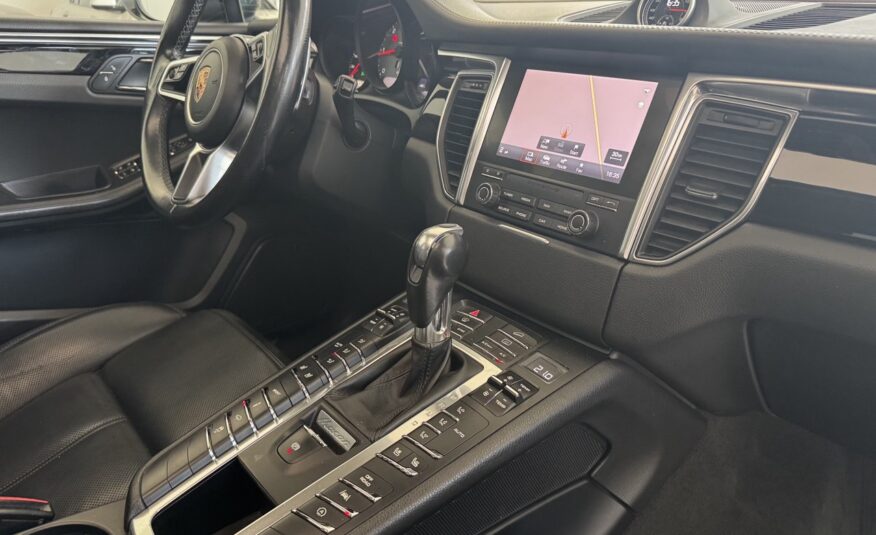 PORSCHE MACAN S