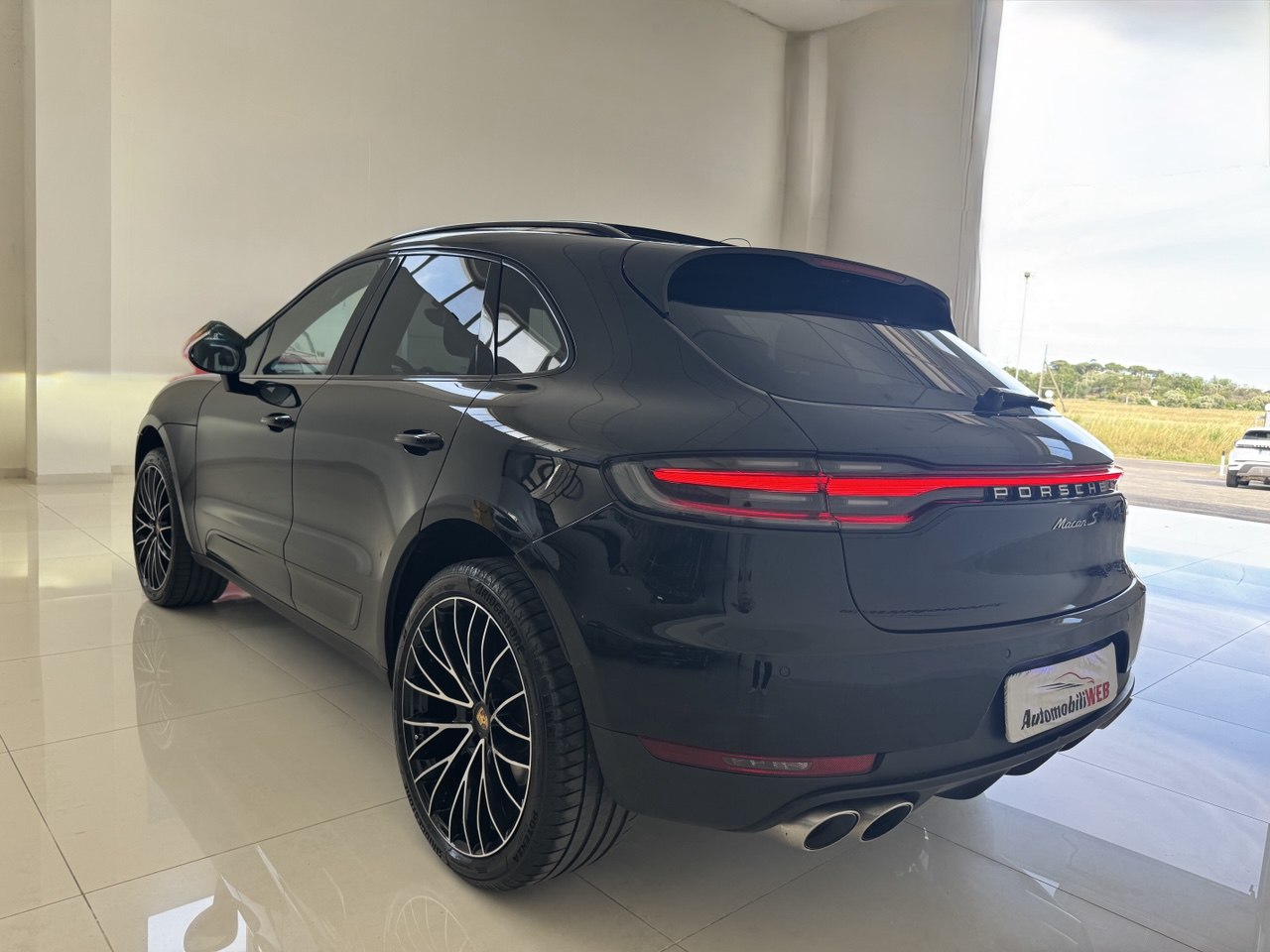 PORSCHE MACAN S