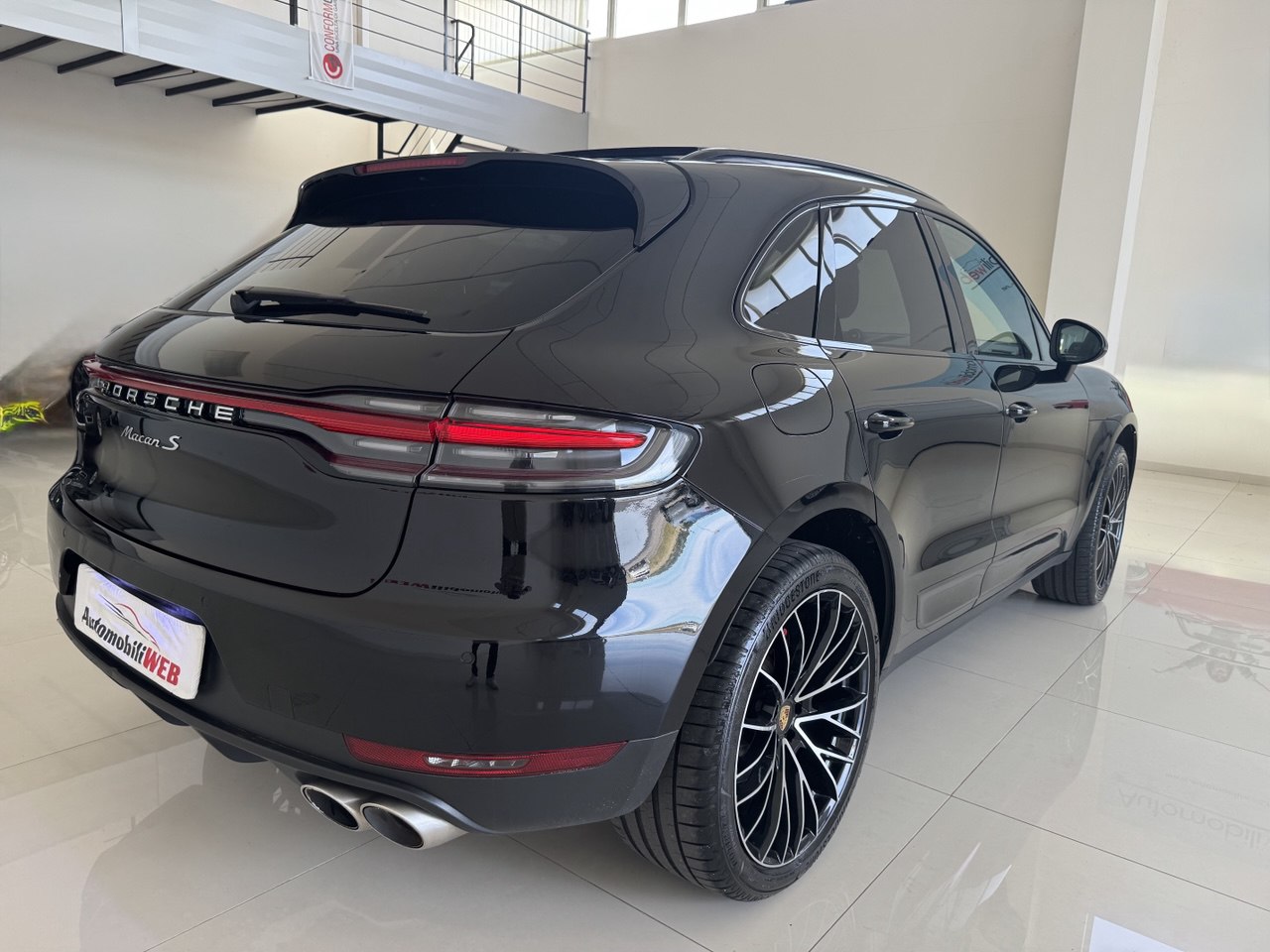 PORSCHE MACAN S