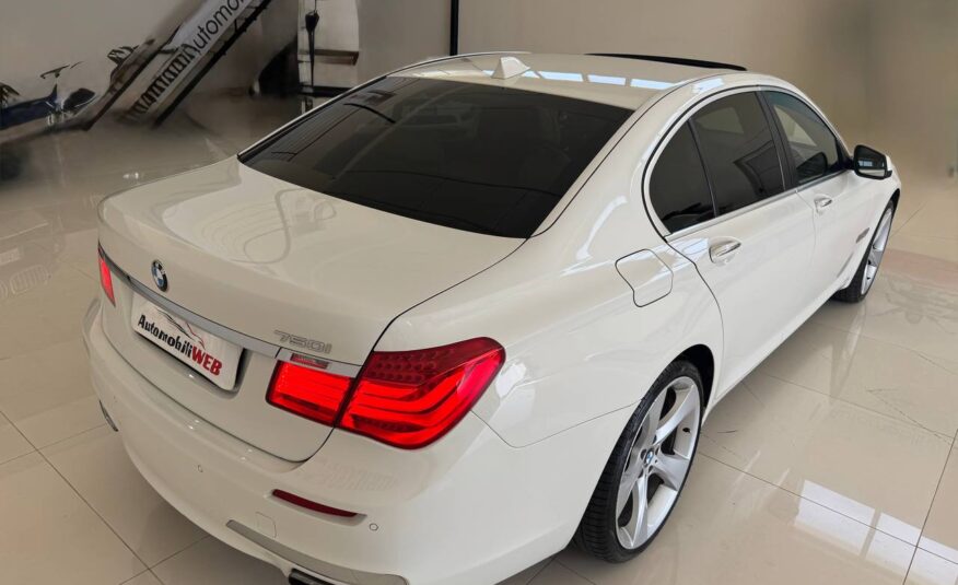 BMW 750i XDRIVE